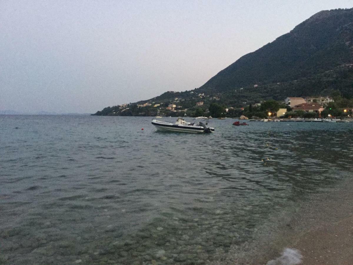 Lefkada Beachfront Apartment Nikiana Exterior photo